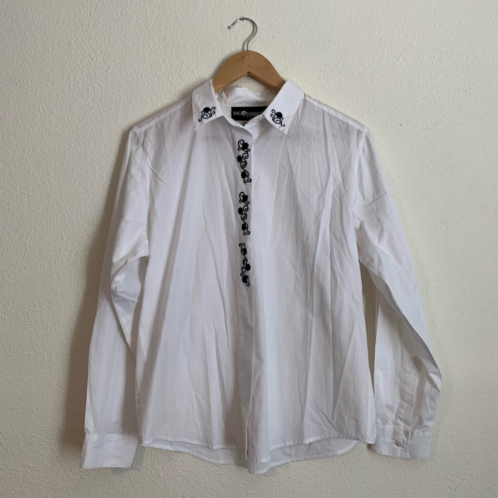 Sag Harbor White Embroidered Blouse Size 14